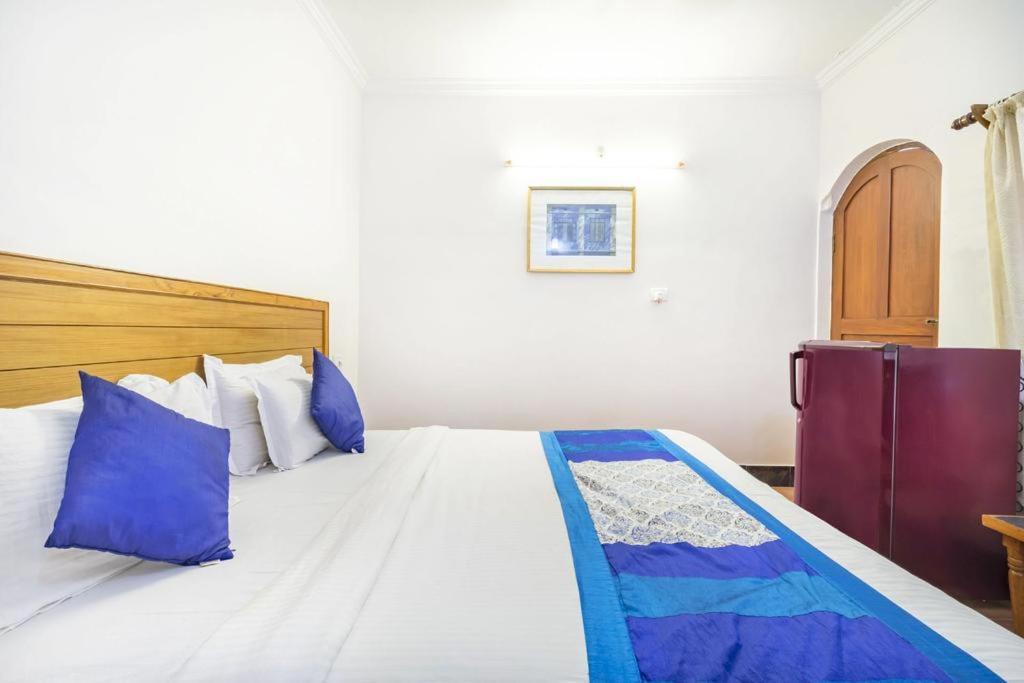 Bribon Guest House Калангуте Екстериор снимка