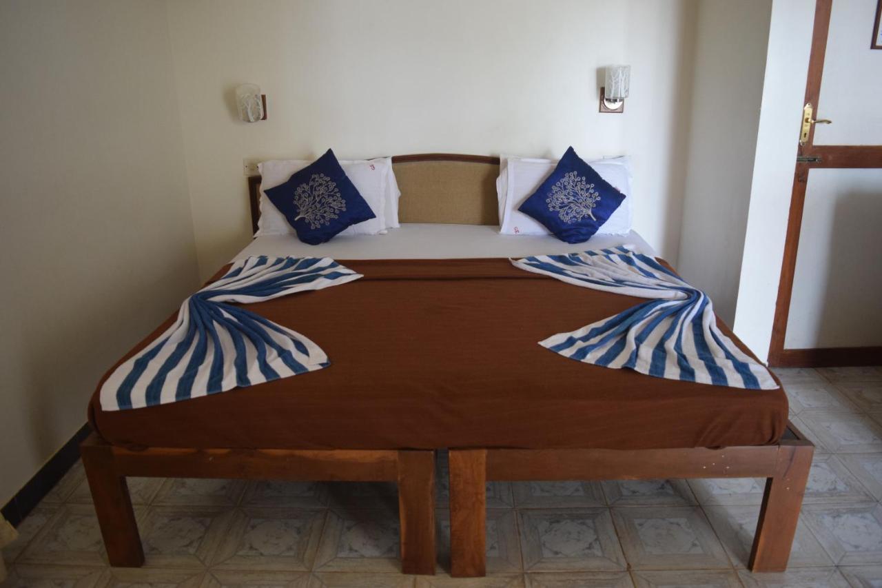 Bribon Guest House Калангуте Екстериор снимка
