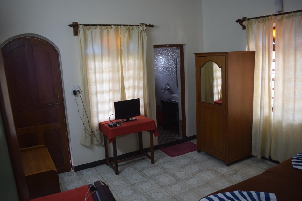 Bribon Guest House Калангуте Екстериор снимка