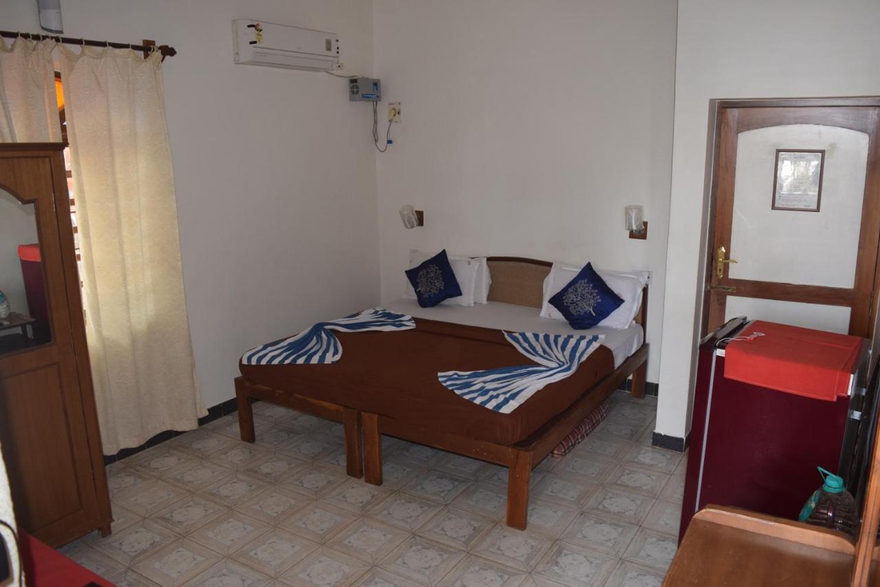 Bribon Guest House Калангуте Екстериор снимка