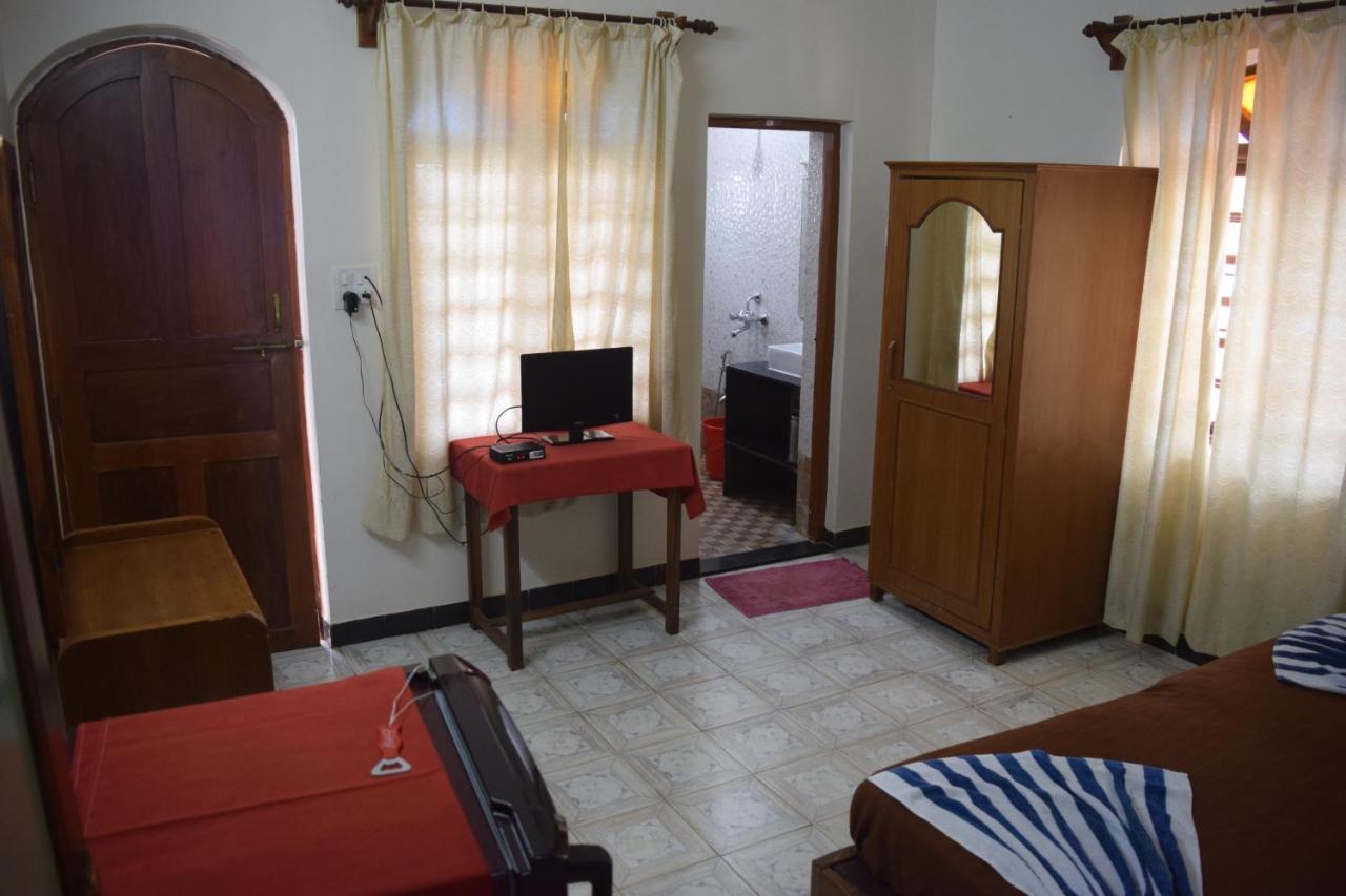 Bribon Guest House Калангуте Екстериор снимка
