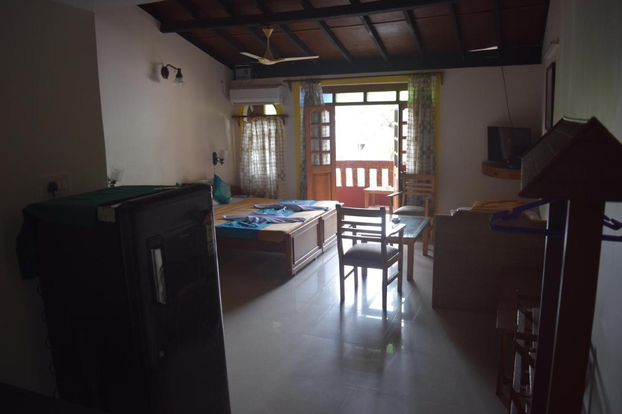 Bribon Guest House Калангуте Екстериор снимка