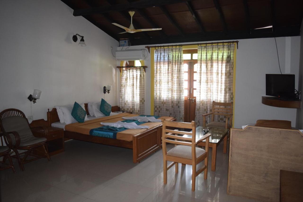 Bribon Guest House Калангуте Екстериор снимка